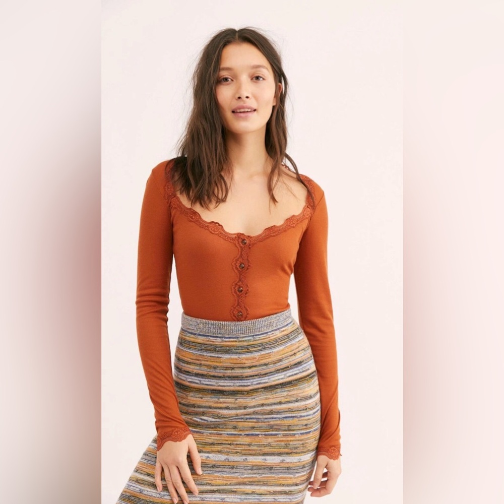 FREE PEOPLE KEEP IT SIMPLE RIB LACE TRIM LONG SLEEVE TOP. Size Medium. NWOT